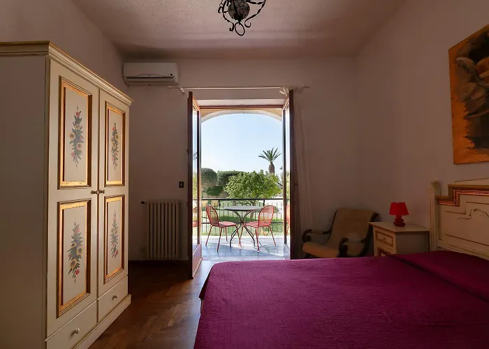 Giada Couette-café Tropea